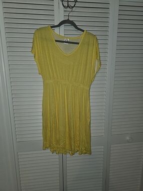 Yellow V-Neck Short Sleeve Summer Dress